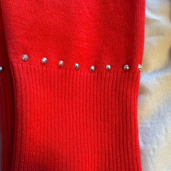 DKNY Women’s Crew neck Stud Trim, Split Hem Sweater NWT Size M - Picture 8 of 10